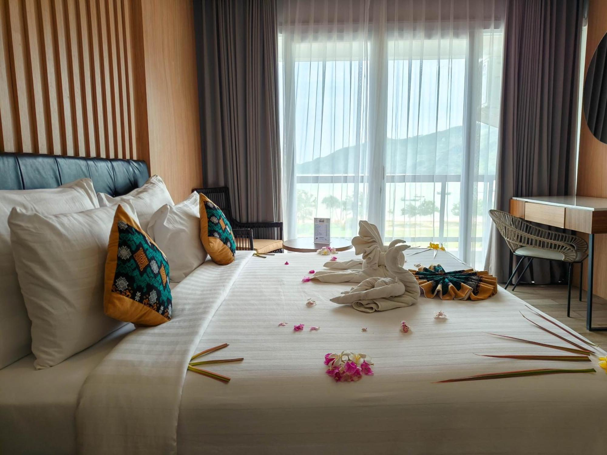Raja Hotel Kuta Mandalika Resort & Convention Ngoại thất bức ảnh