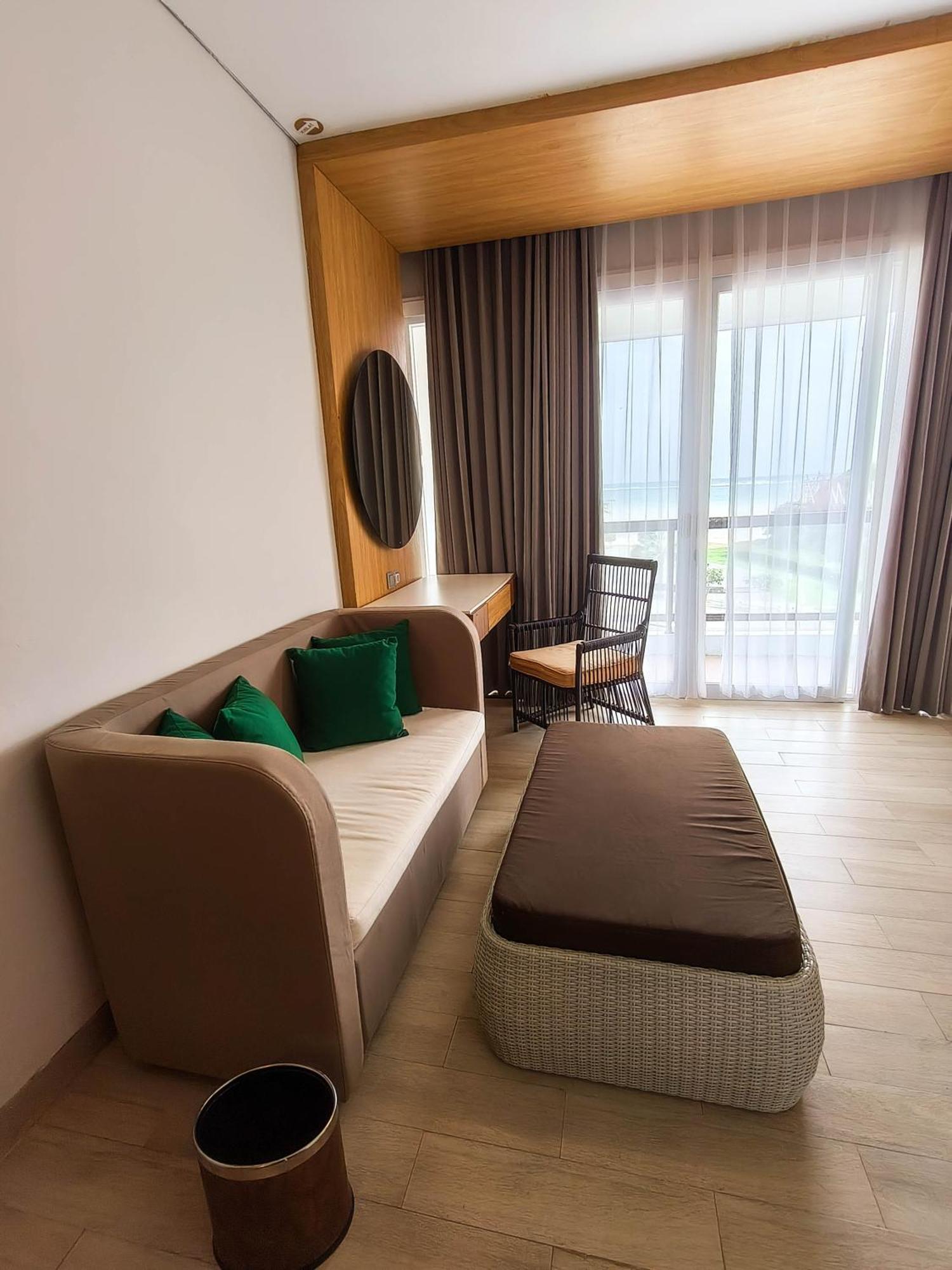 Raja Hotel Kuta Mandalika Resort & Convention Ngoại thất bức ảnh