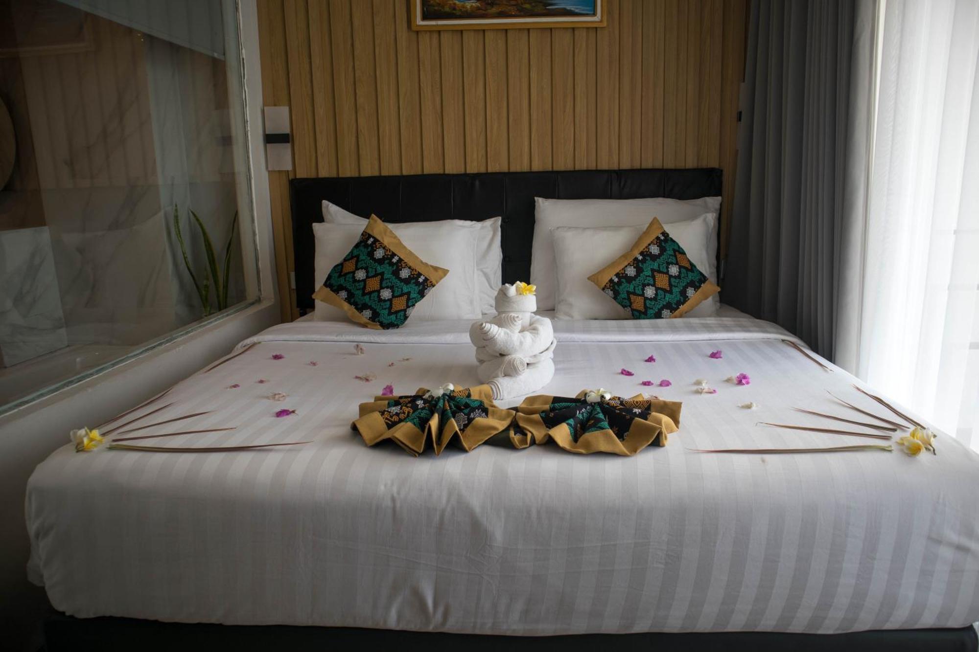Raja Hotel Kuta Mandalika Resort & Convention Ngoại thất bức ảnh