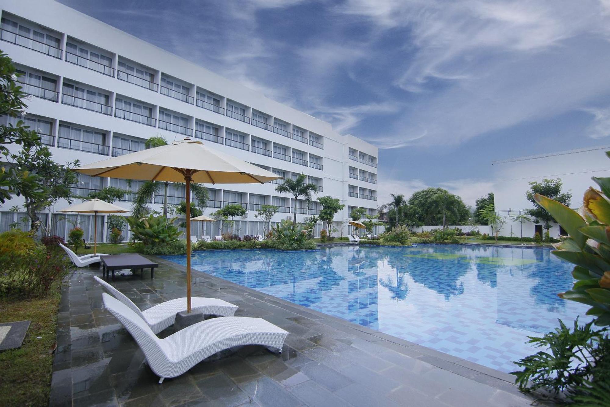 Raja Hotel Kuta Mandalika Resort & Convention Ngoại thất bức ảnh