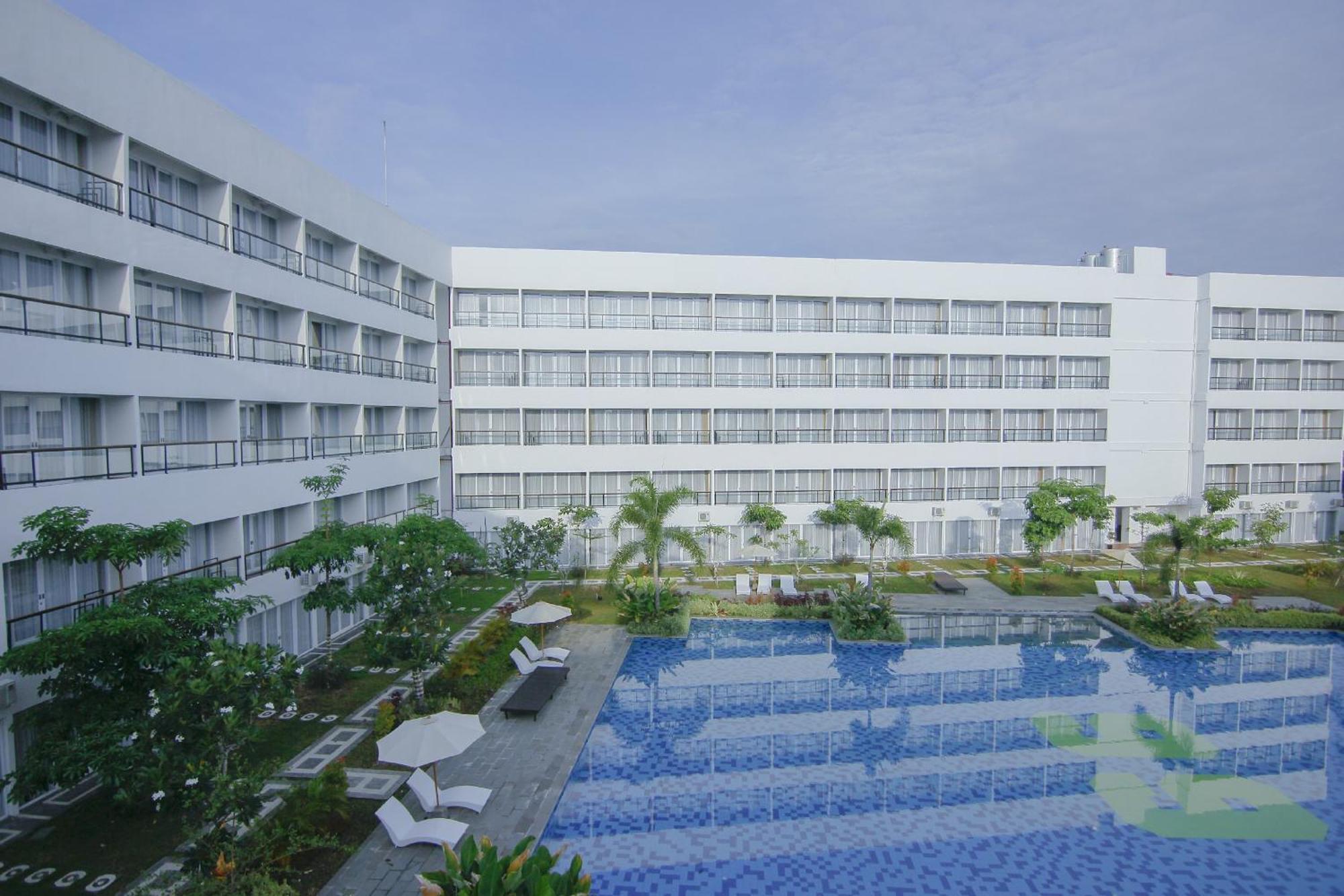 Raja Hotel Kuta Mandalika Resort & Convention Ngoại thất bức ảnh