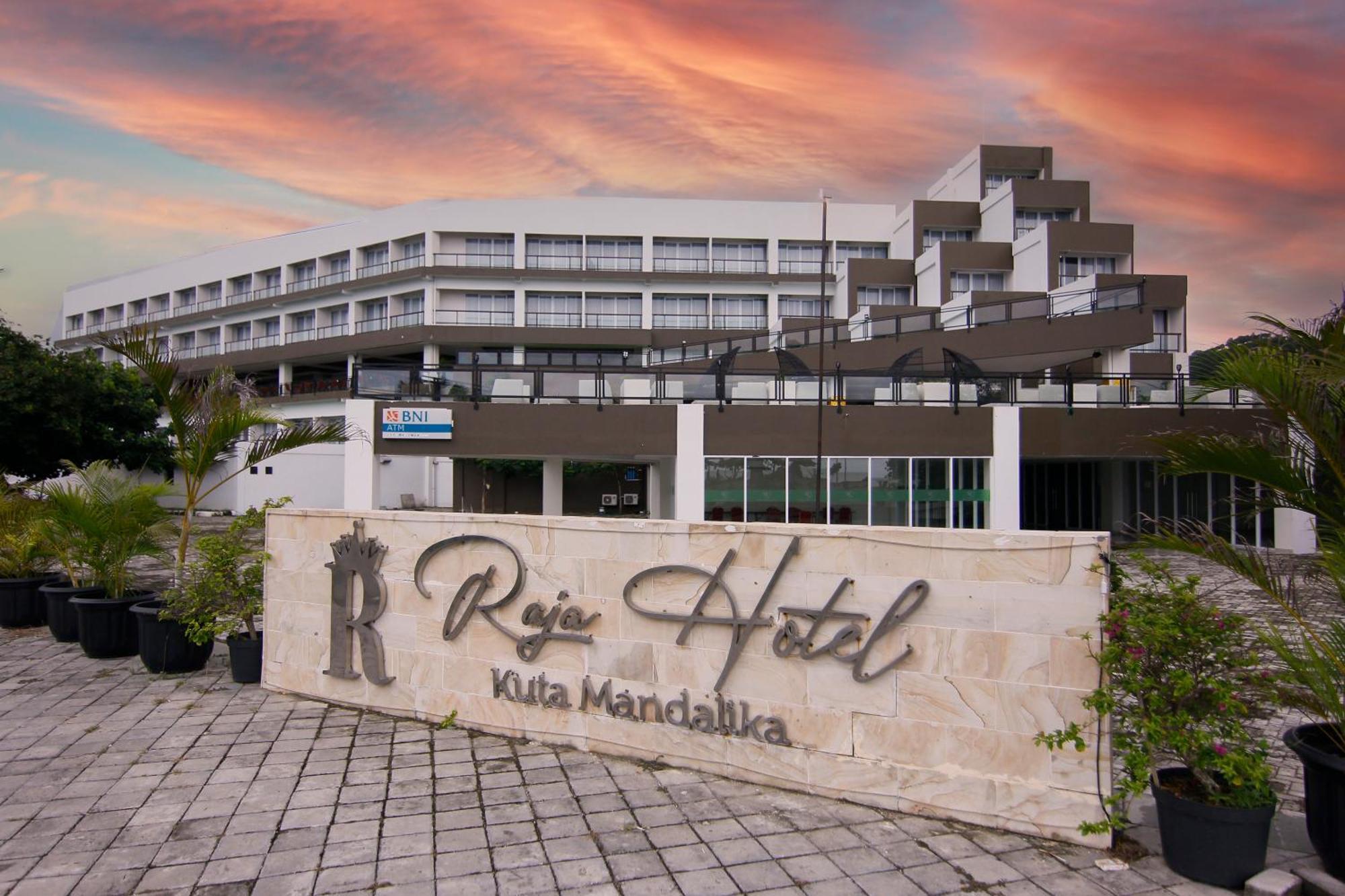 Raja Hotel Kuta Mandalika Resort & Convention Ngoại thất bức ảnh